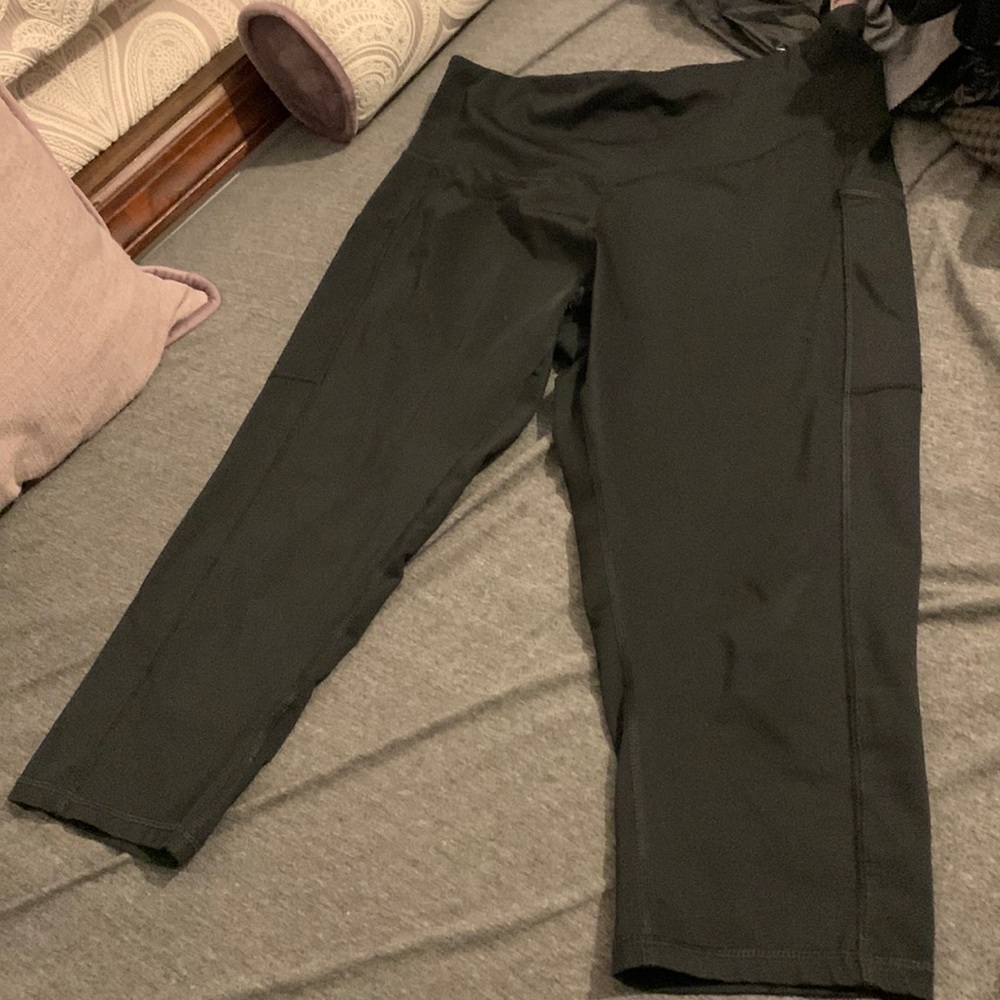 Cropped leggings with pockets